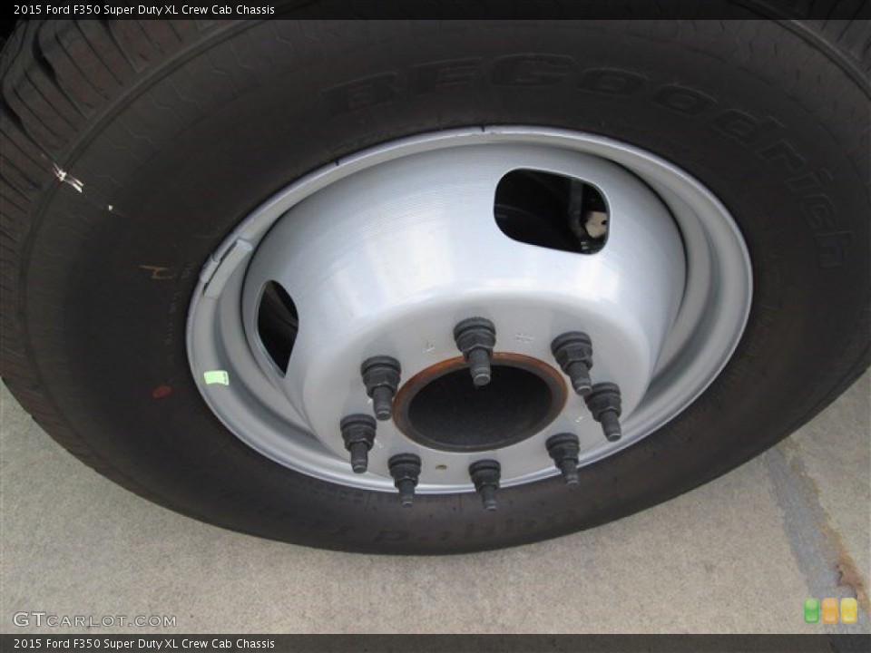 2015 Ford F350 Super Duty XL Crew Cab Chassis Wheel and Tire Photo #95402021