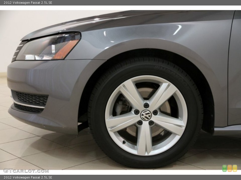 2012 Volkswagen Passat 2.5L SE Wheel and Tire Photo #95592355