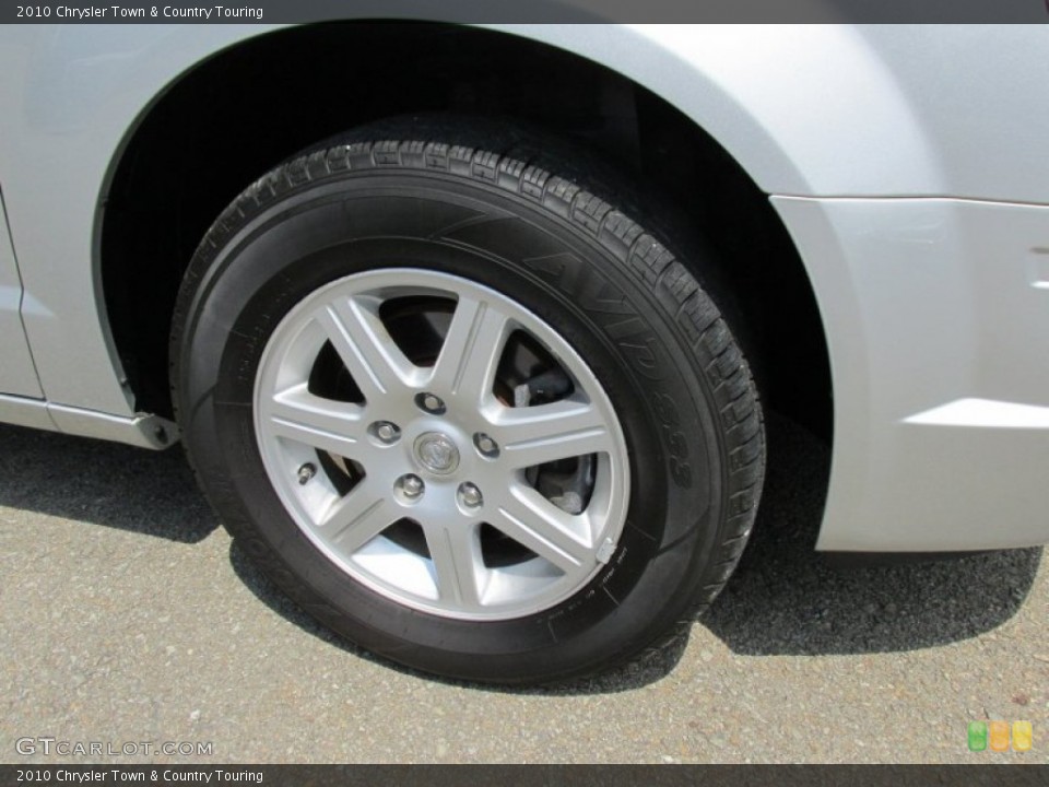 2010 Chrysler Town & Country Touring Wheel and Tire Photo #96052851