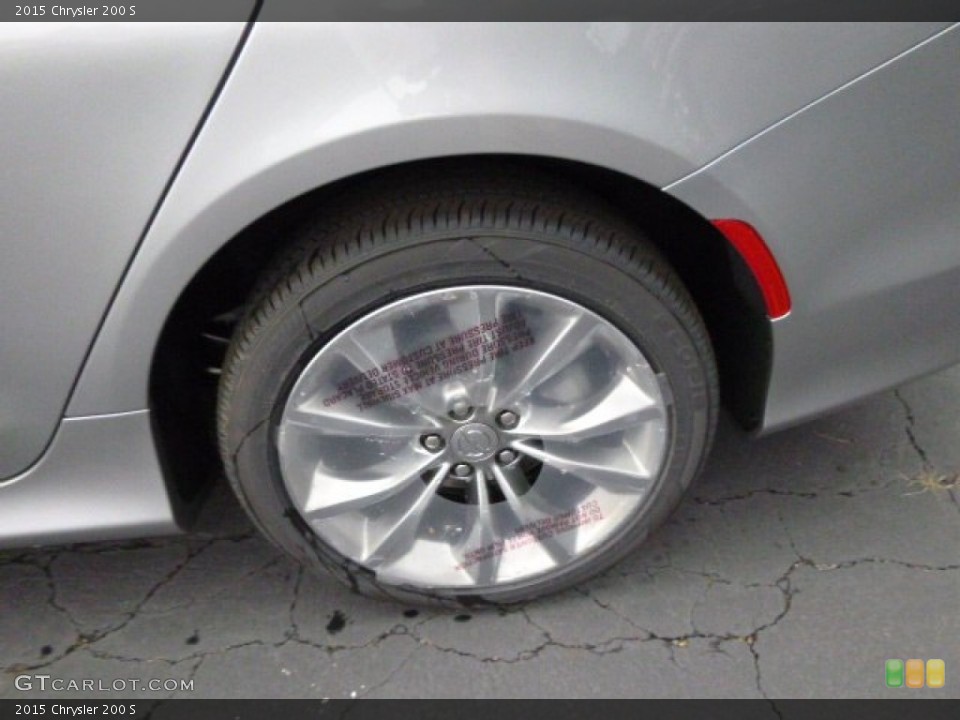 2015 Chrysler 200 S Wheel and Tire Photo #96264033
