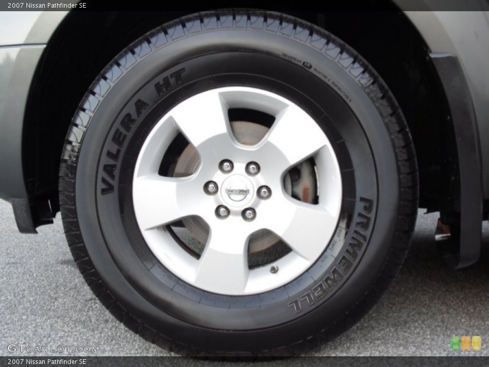 2007 Nissan Pathfinder SE Wheel and Tire Photo #96390317