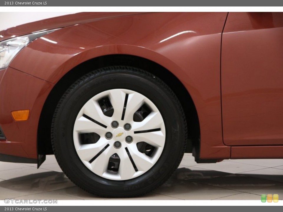 2013 Chevrolet Cruze LS Wheel and Tire Photo #97255363