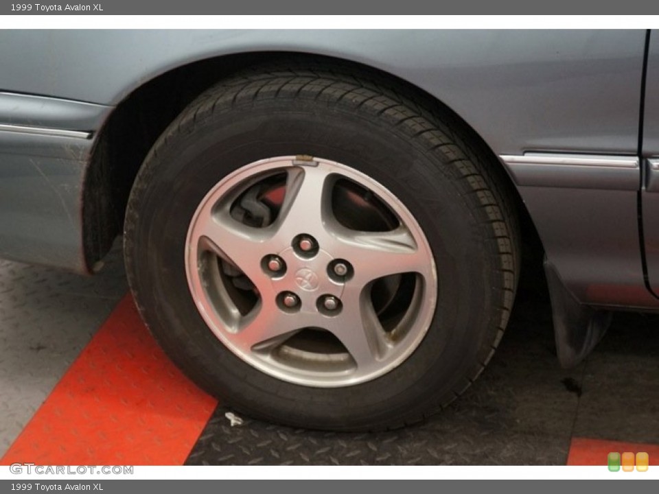 1999 Toyota Avalon Wheels and Tires