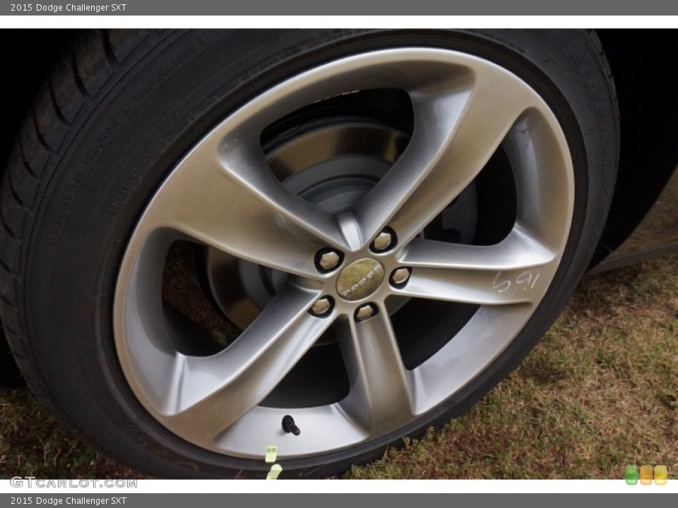 2015 Dodge Challenger SXT Wheel and Tire Photo #98162471