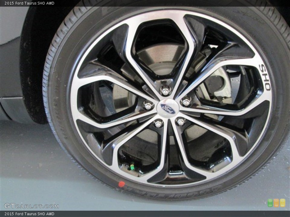 2015 Ford Taurus SHO AWD Wheel and Tire Photo #98776186