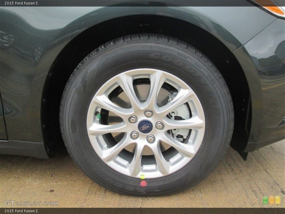 2015 Ford Fusion S Wheel and Tire Photo #99386093