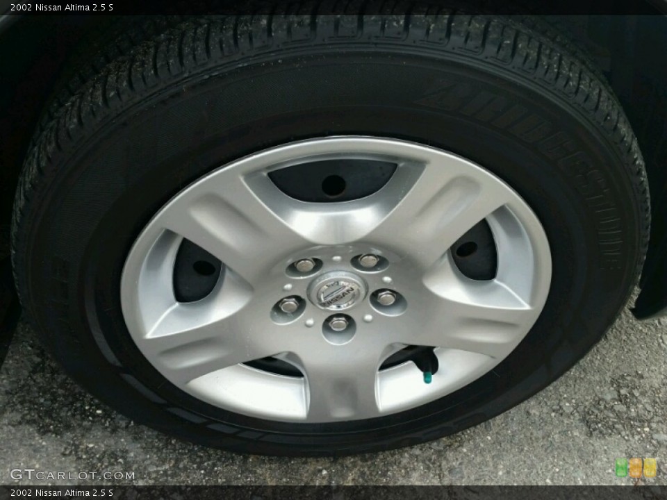 2002 Nissan Altima 2.5 S Wheel and Tire Photo #99808313