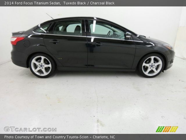 2014 Ford Focus Titanium Sedan in Tuxedo Black