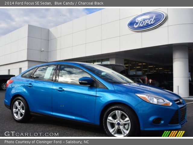 2014 Ford Focus SE Sedan in Blue Candy