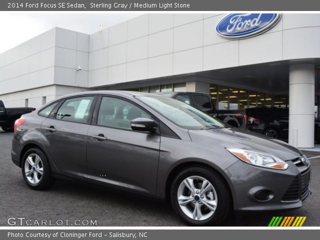 2014 Ford Focus SE Sedan in Sterling Gray