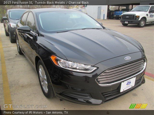 2015 Ford Fusion SE in Tuxedo Black Metallic