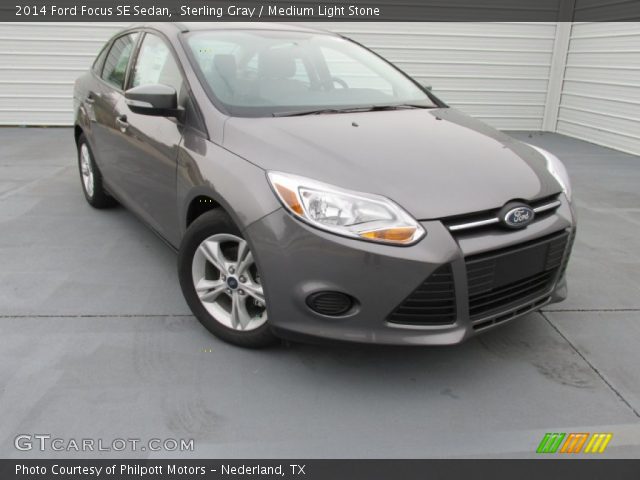 2014 Ford Focus SE Sedan in Sterling Gray