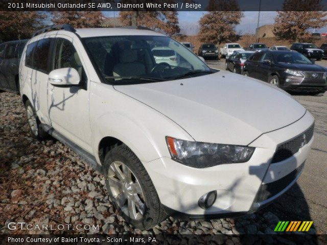 2011 Mitsubishi Outlander SE AWD in Diamond White Pearl