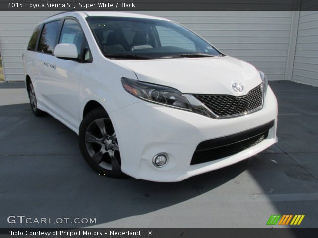 2015 Toyota Sienna SE in Super White