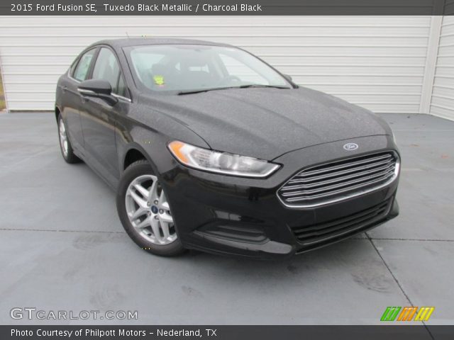 2015 Ford Fusion SE in Tuxedo Black Metallic