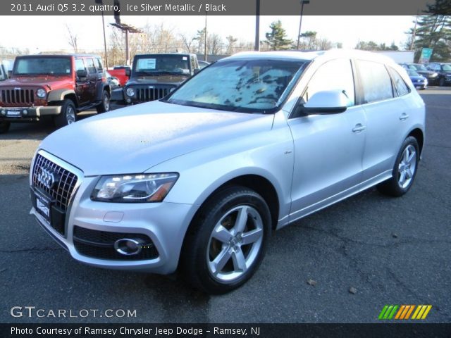 2011 Audi Q5 3.2 quattro in Ice Silver Metallic