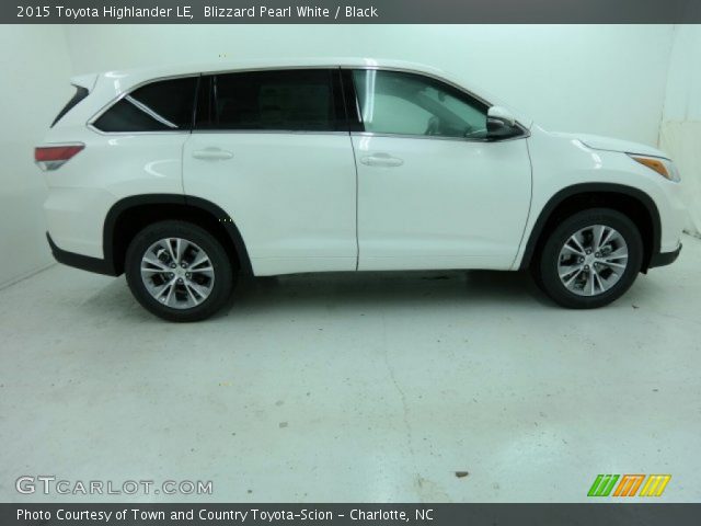 2015 Toyota Highlander LE in Blizzard Pearl White