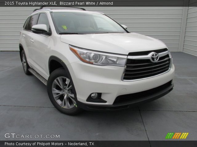 2015 Toyota Highlander XLE in Blizzard Pearl White