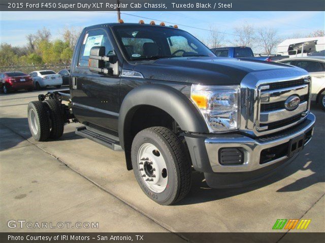 2015 Ford F450 Super Duty XLT Regular Cab Chassis in Tuxedo Black