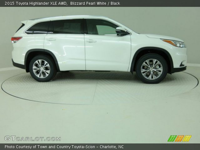 2015 Toyota Highlander XLE AWD in Blizzard Pearl White