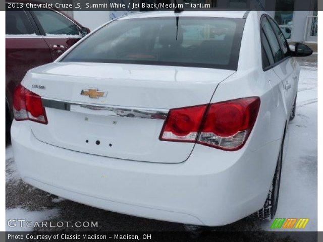 2013 Chevrolet Cruze LS in Summit White