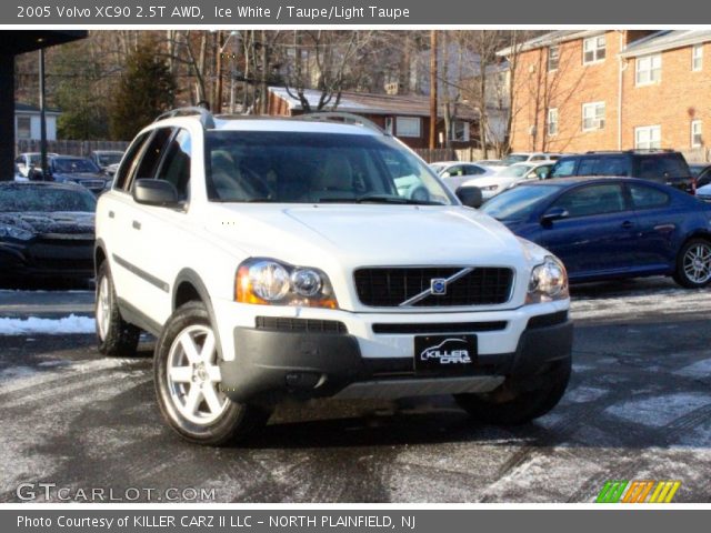 2005 Volvo XC90 2.5T AWD in Ice White