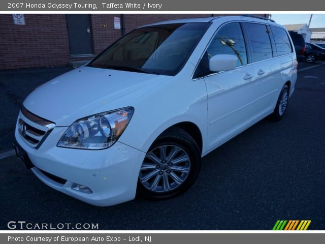 2007 Honda Odyssey Touring in Taffeta White