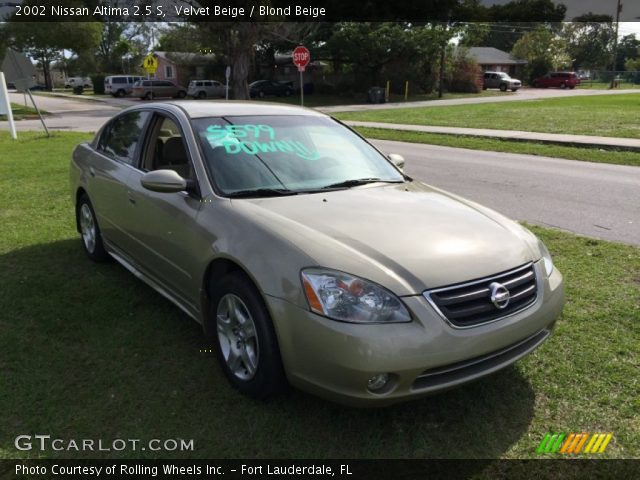 2002 Nissan Altima 2.5 S in Velvet Beige