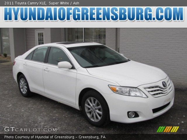 2011 Toyota Camry XLE in Super White