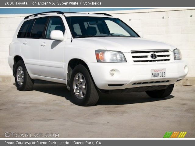 2006 Toyota Highlander V6 in Super White