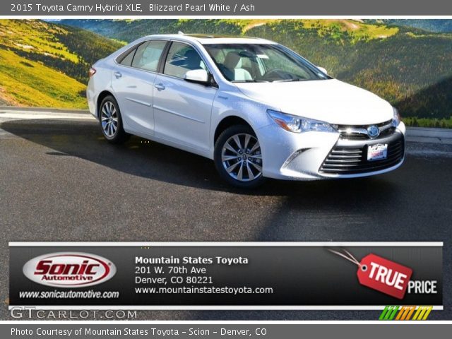 2015 Toyota Camry Hybrid XLE in Blizzard Pearl White