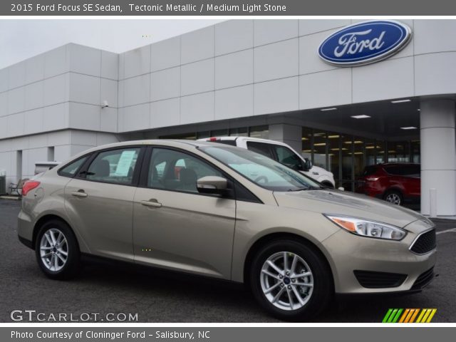 2015 Ford Focus SE Sedan in Tectonic Metallic