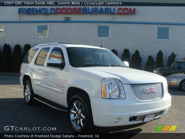 2007 GMC Yukon Denali AWD in Summit White