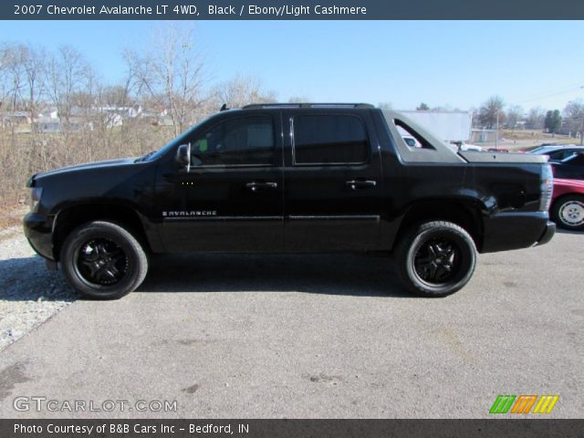 2007 Chevrolet Avalanche LT 4WD in Black