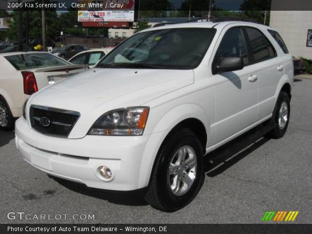 2006 Kia Sorento LX in Clear White