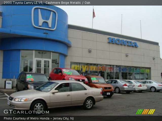 2000 Toyota Camry LE V6 in Cashmere Beige Metallic