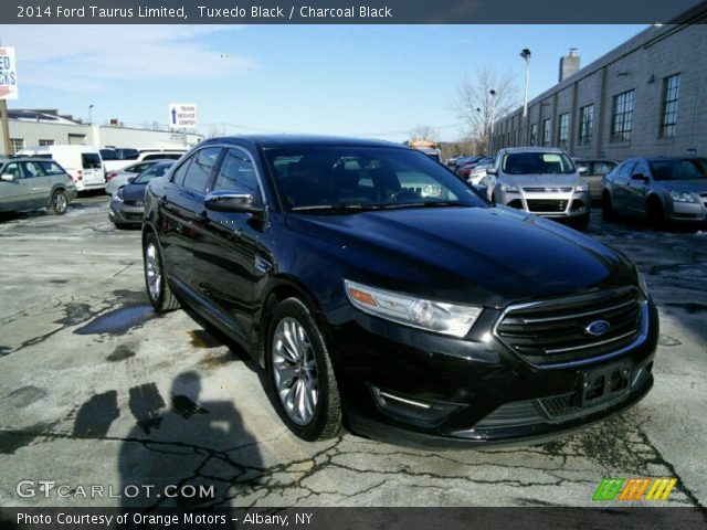 2014 Ford Taurus Limited in Tuxedo Black