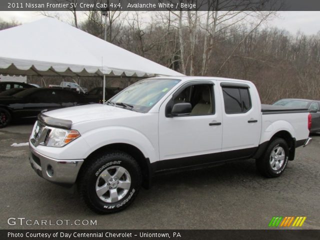 2011 Nissan Frontier SV Crew Cab 4x4 in Avalanche White