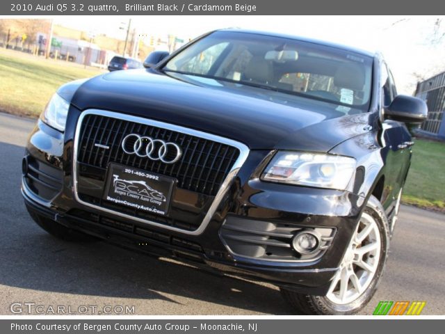 2010 Audi Q5 3.2 quattro in Brilliant Black