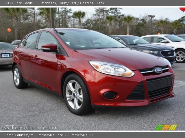 2014 Ford Focus SE Hatchback in Ruby Red