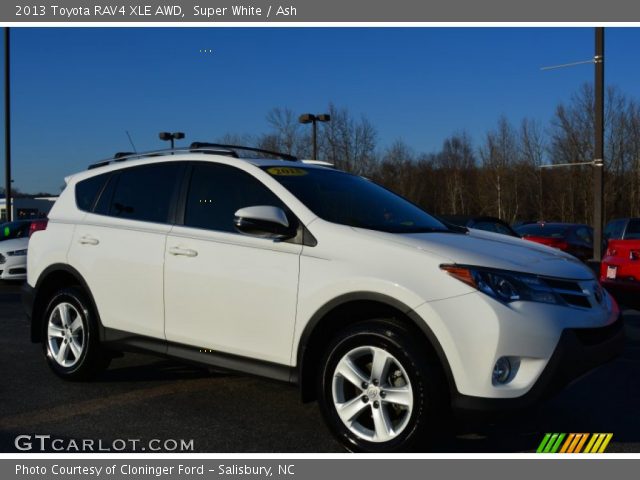 2013 Toyota RAV4 XLE AWD in Super White