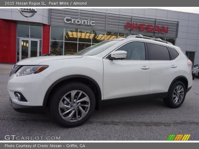 2015 Nissan Rogue SL in Pearl White
