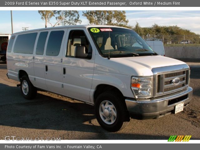 2009 Ford E Series Van E350 Super Duty XLT Extended Passenger in Oxford White