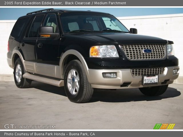 2005 Ford Expedition Eddie Bauer in Black Clearcoat