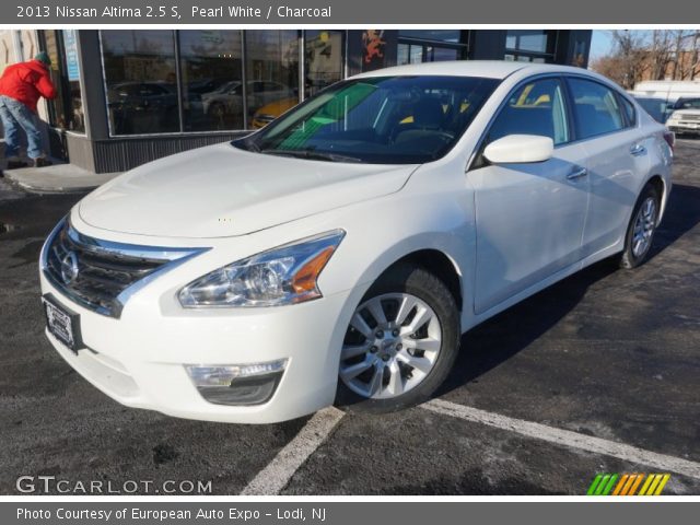 2013 Nissan Altima 2.5 S in Pearl White