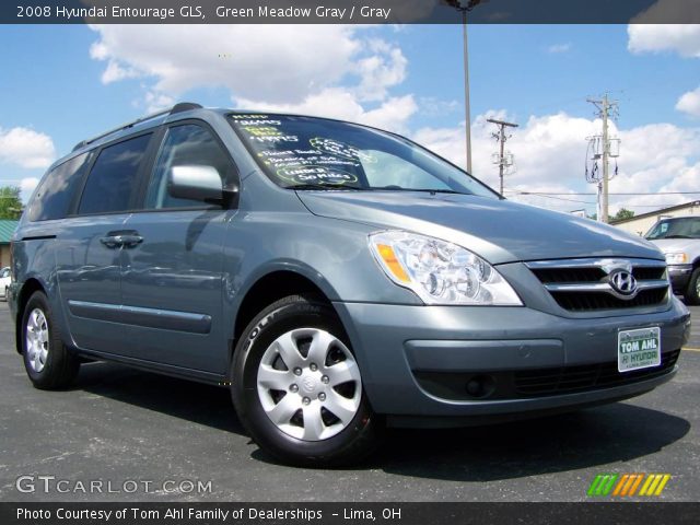 2008 Hyundai Entourage GLS in Green Meadow Gray