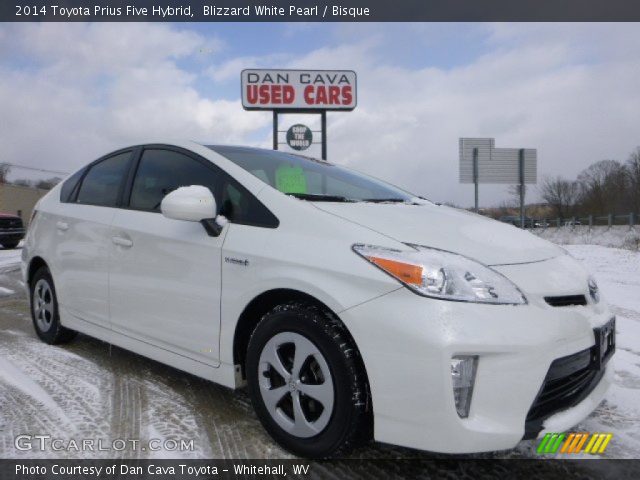2014 Toyota Prius Five Hybrid in Blizzard White Pearl