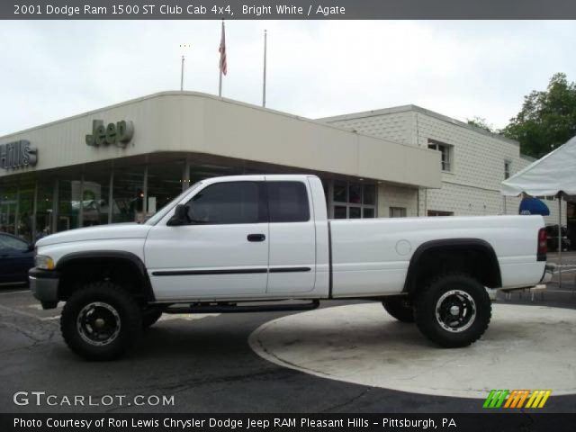 2001 Dodge Ram 1500 ST Club Cab 4x4 in Bright White