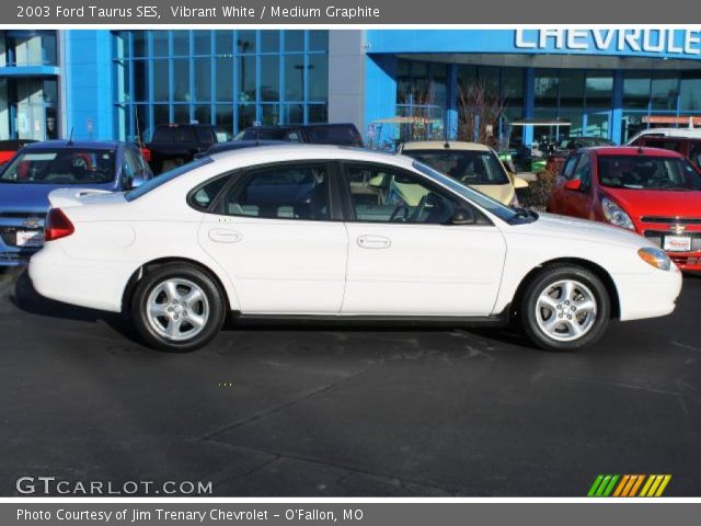 2003 Ford Taurus SES in Vibrant White