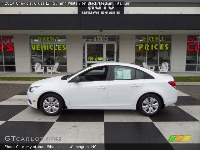2014 Chevrolet Cruze LS in Summit White
